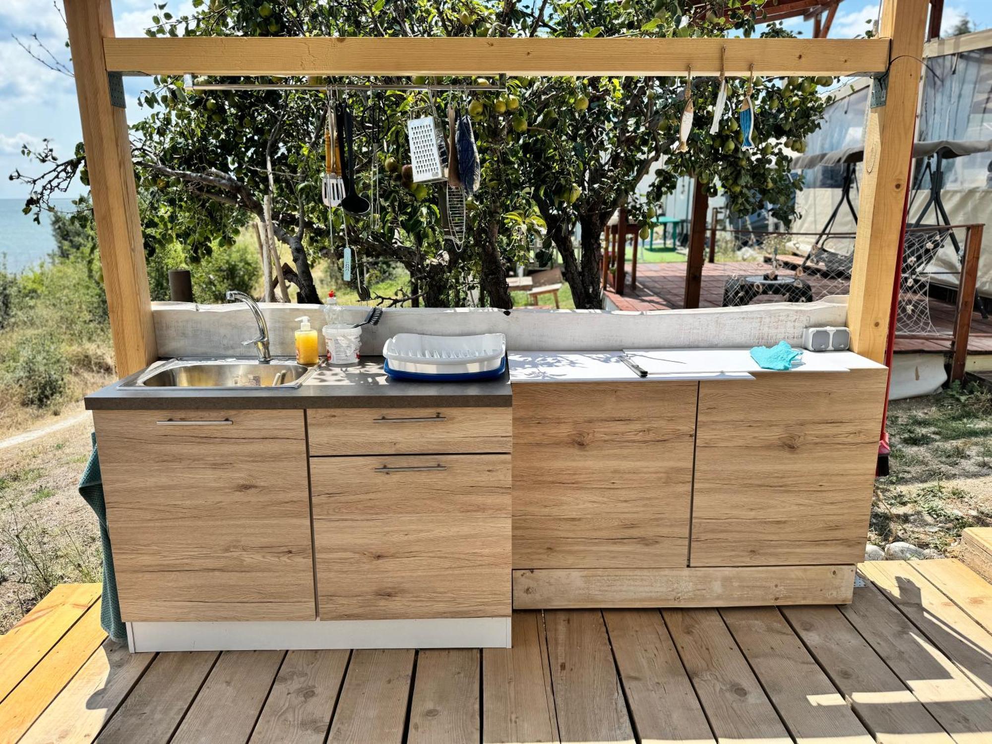 Karavana Tropicana Varna Extérieur photo